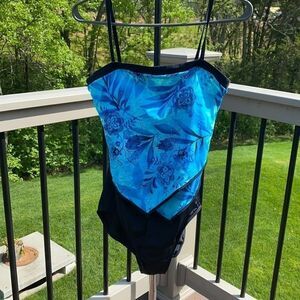 It Figures Tummy thinner Swimsuit